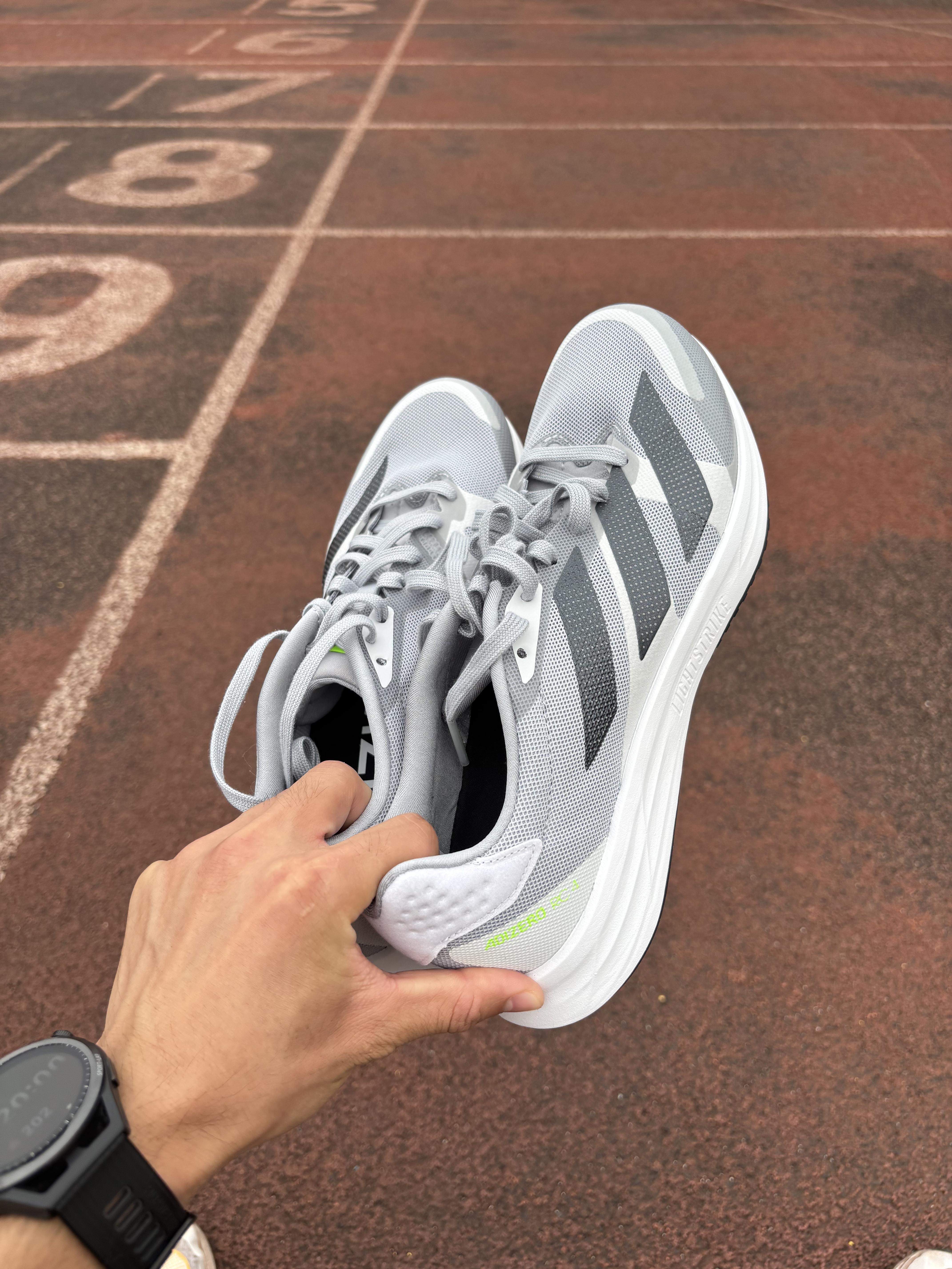 开学训练首选|Adidas Adizero RC4 轻透全能跑鞋
